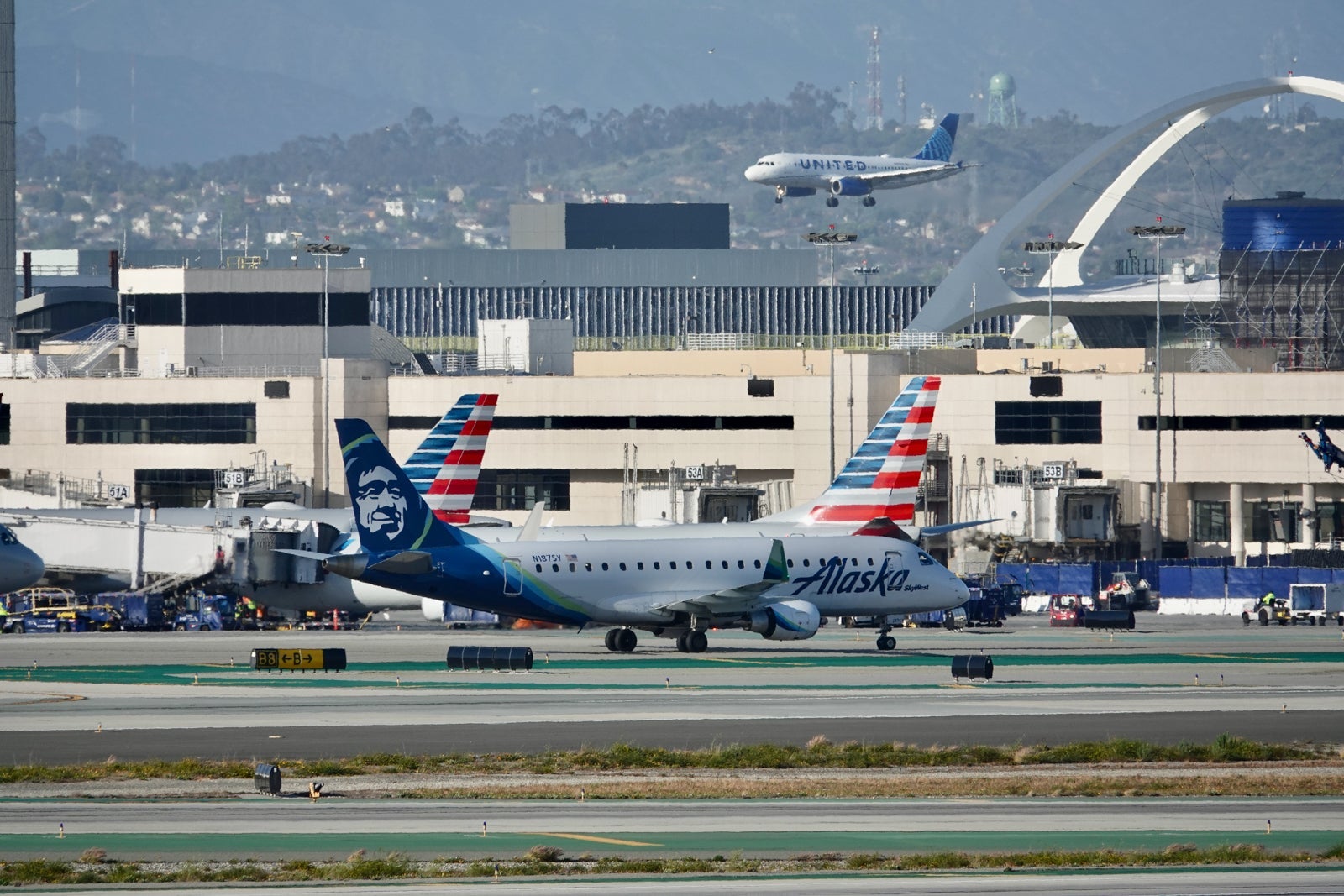 Alaska American United LAX