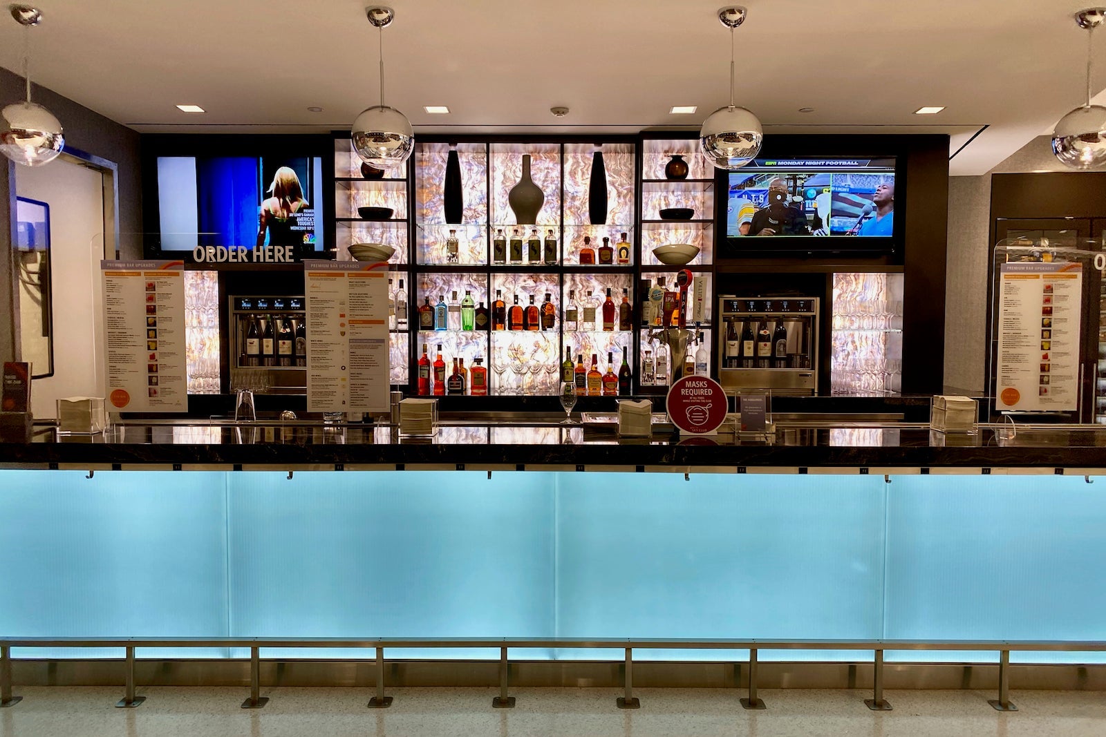 Delta Sky Club Salt Lake City SLC Zach Griff - 44