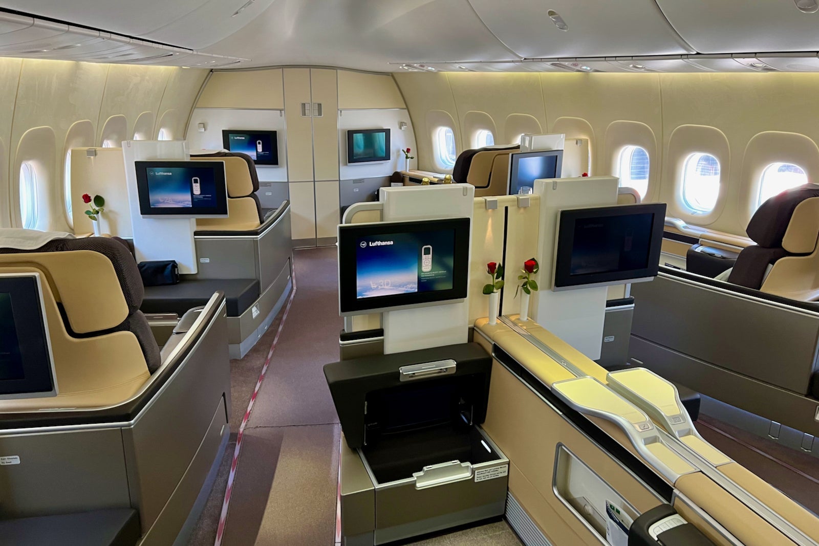 Lufthansa First Class Boeing 747-8 Frankfurt Newark