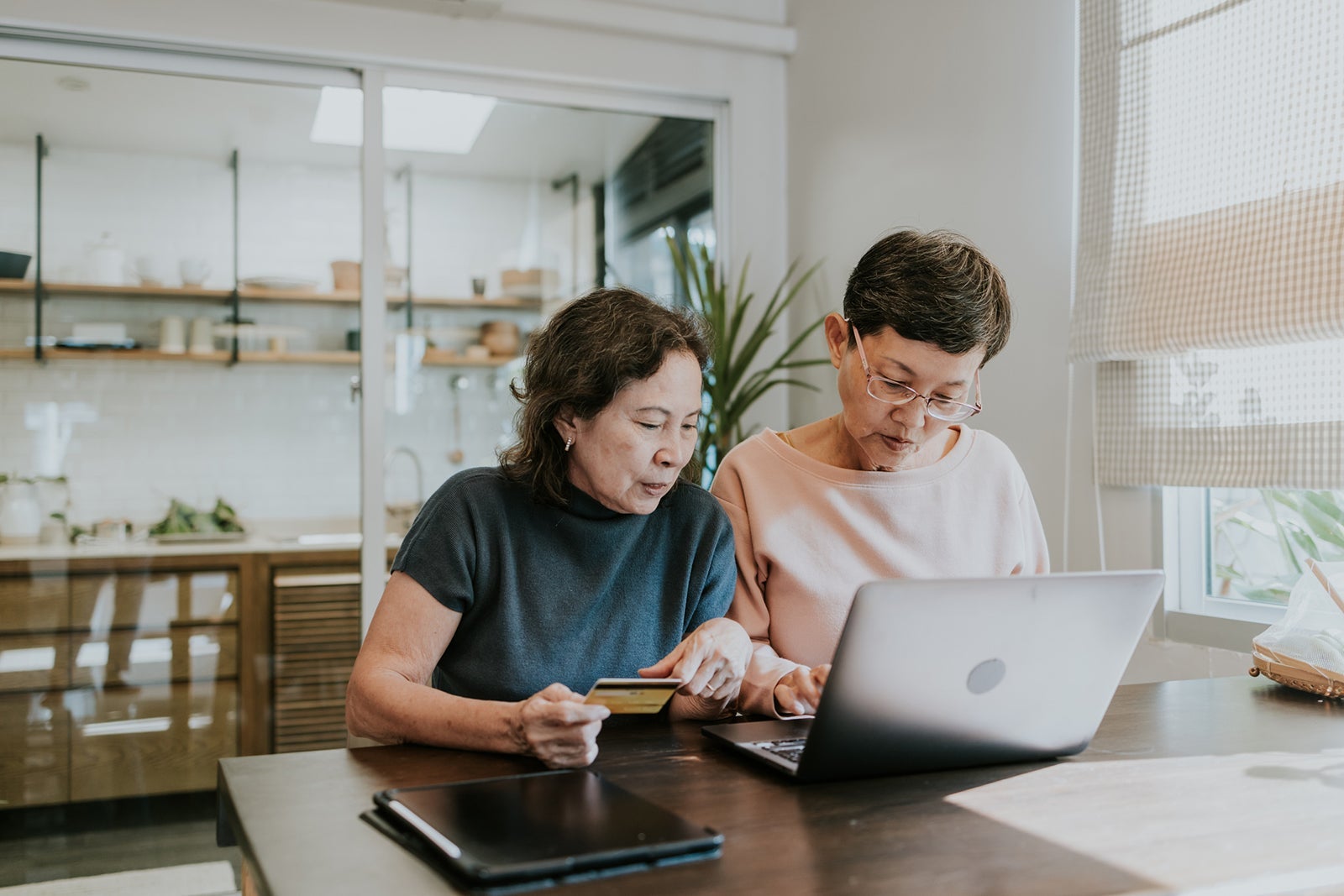first step for senior friends enjoy shopping online at home