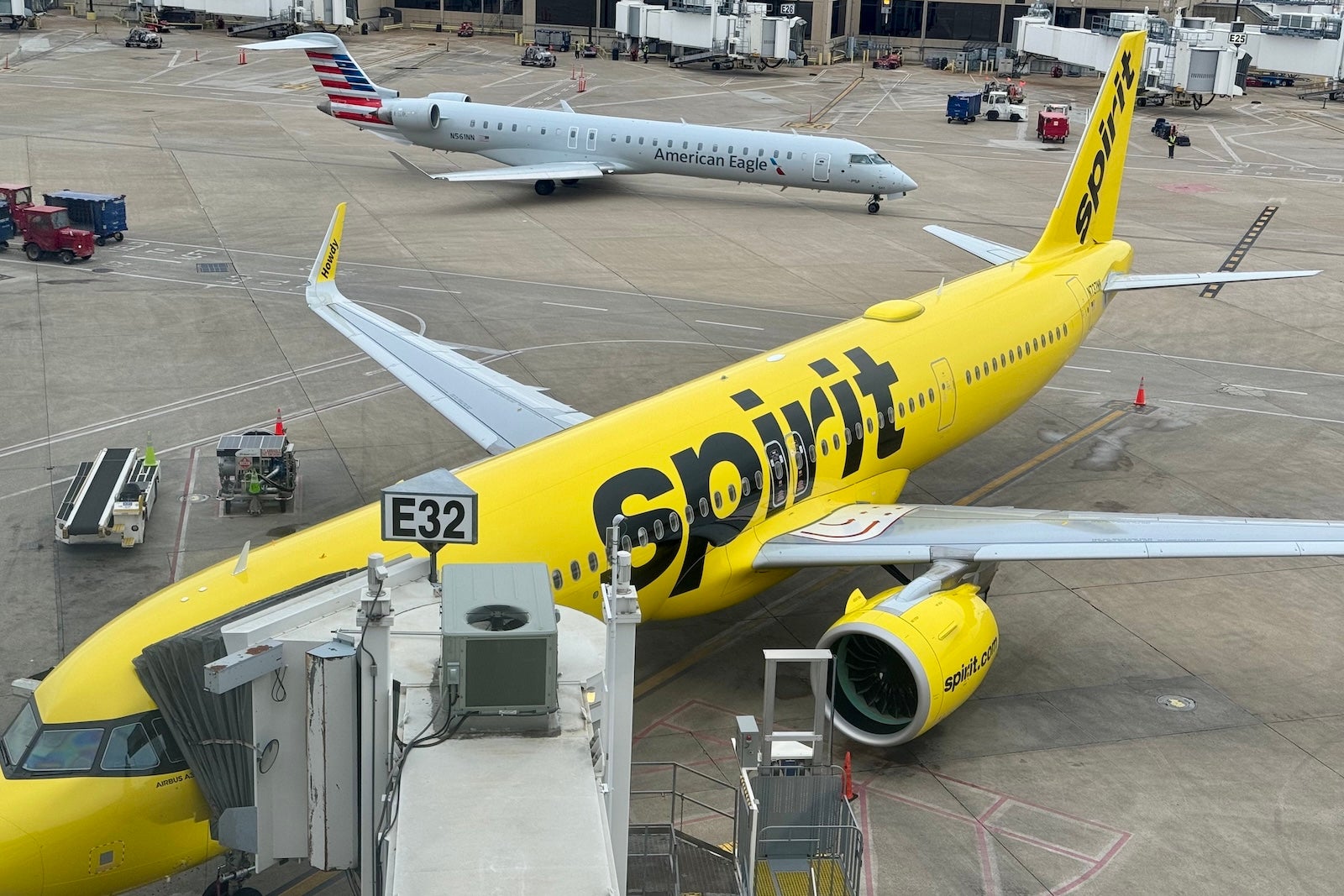 spirit airlines plane