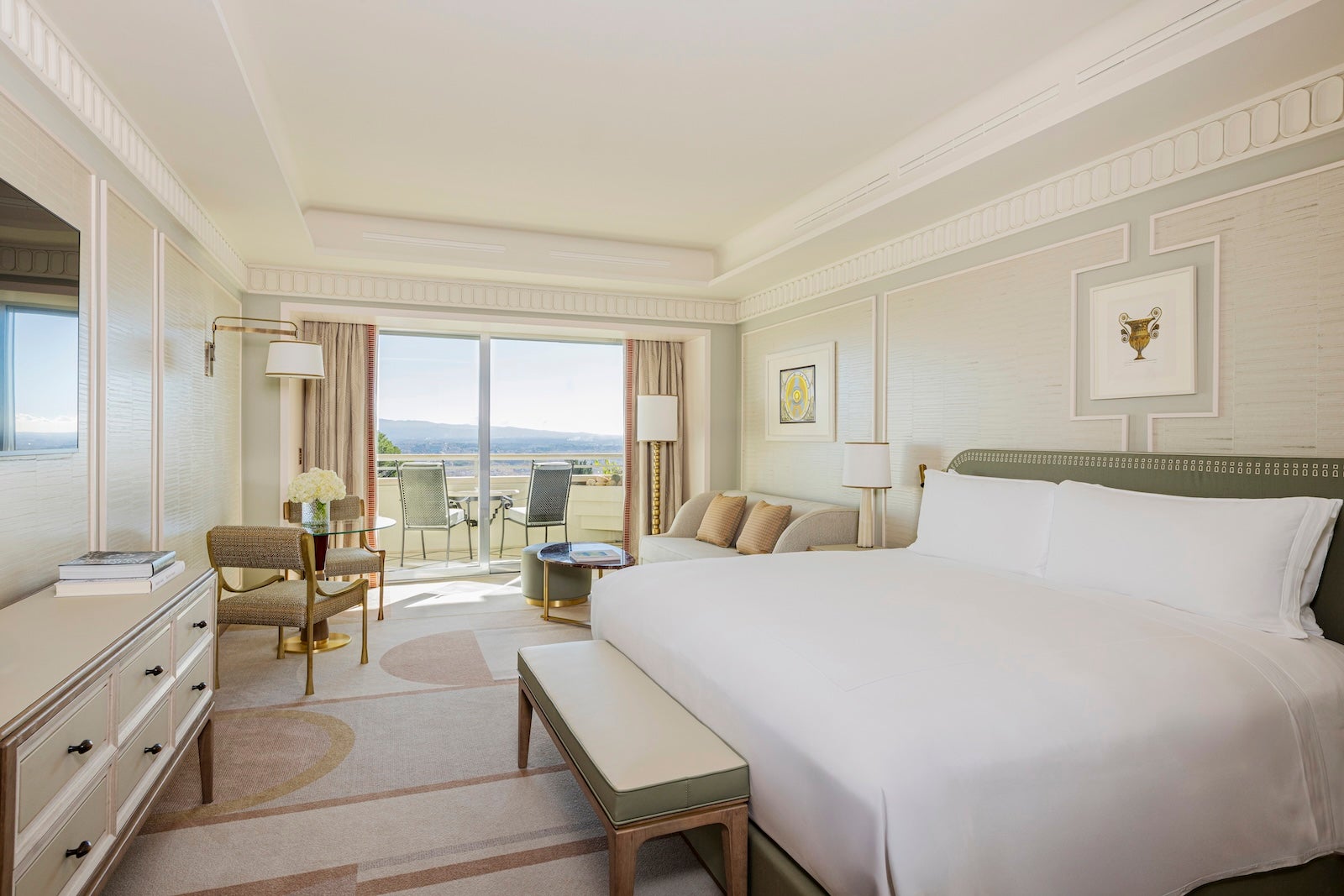Rome-Cavalieri-A-Waldorf-Astoria-Hotel-Deluxe-Room.jpg